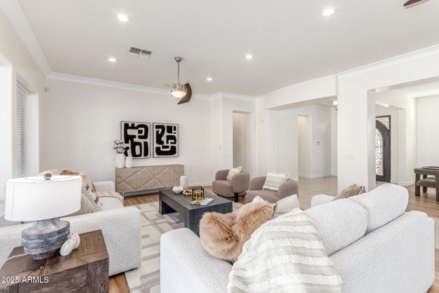 7556 W CRYSTAL Road, Glendale, AZ 85308