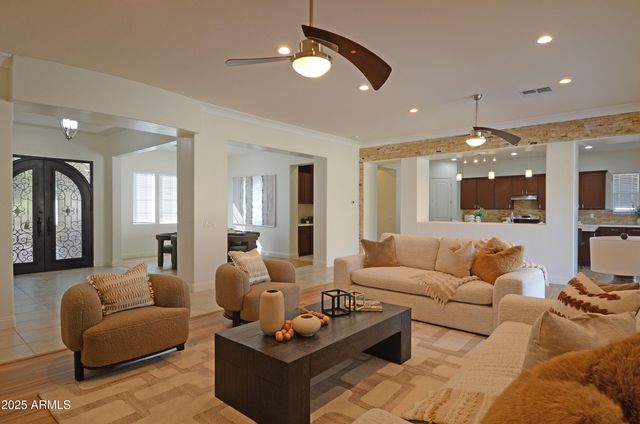 7556 W CRYSTAL Road, Glendale, AZ 85308