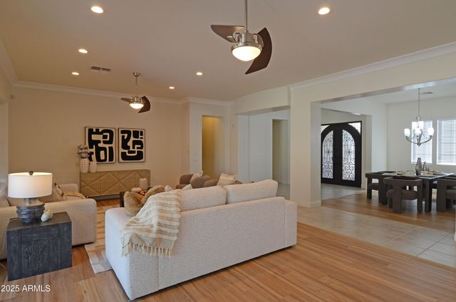 7556 W CRYSTAL Road, Glendale, AZ 85308