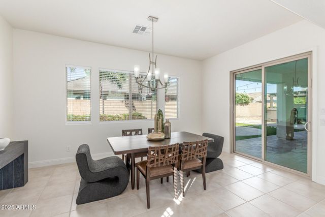 7556 W CRYSTAL Road, Glendale, AZ 85308