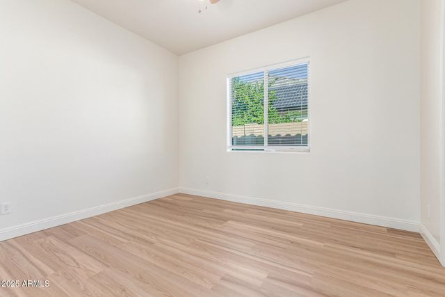 7556 W CRYSTAL Road, Glendale, AZ 85308