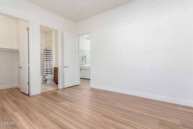 7556 W CRYSTAL Road, Glendale, AZ 85308