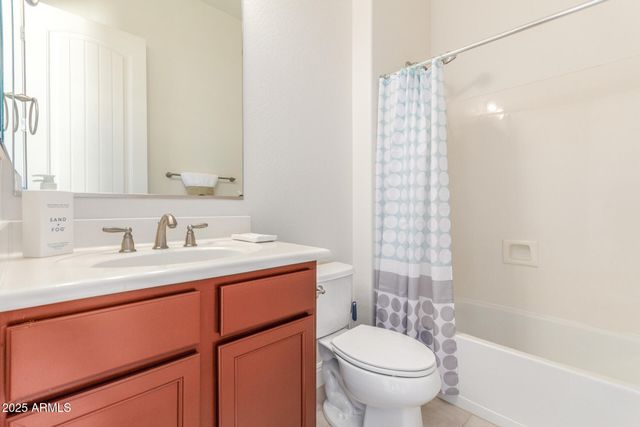 7556 W CRYSTAL Road, Glendale, AZ 85308