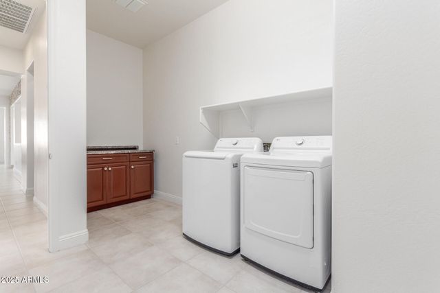 7556 W CRYSTAL Road, Glendale, AZ 85308