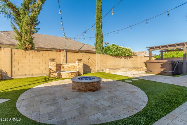 7556 W CRYSTAL Road, Glendale, AZ 85308