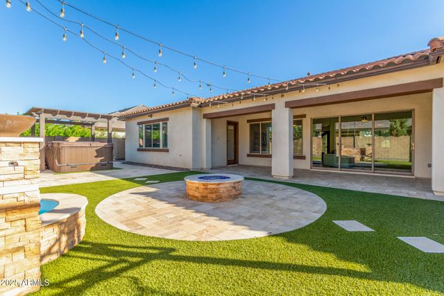 7556 W CRYSTAL Road, Glendale, AZ 85308