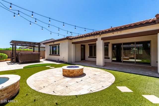 7556 W CRYSTAL Road, Glendale, AZ 85308