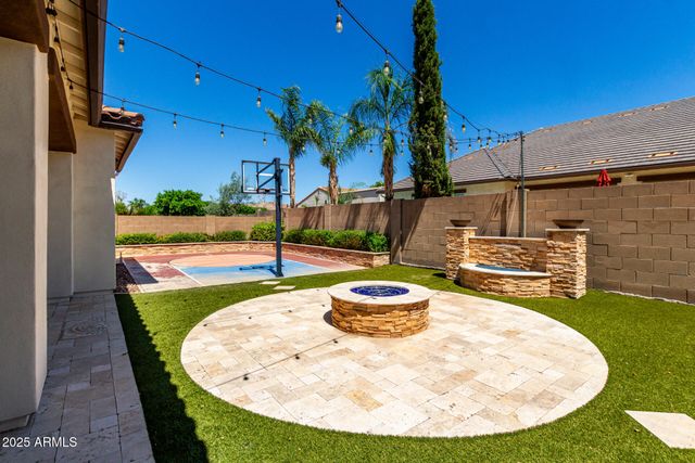 7556 W CRYSTAL Road, Glendale, AZ 85308