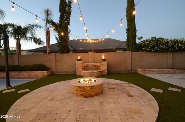 7556 W CRYSTAL Road, Glendale, AZ 85308