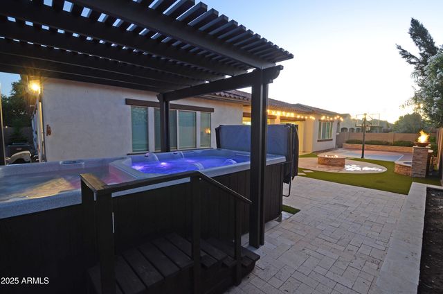 7556 W CRYSTAL Road, Glendale, AZ 85308