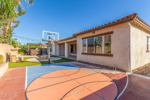 7556 W CRYSTAL Road, Glendale, AZ 85308