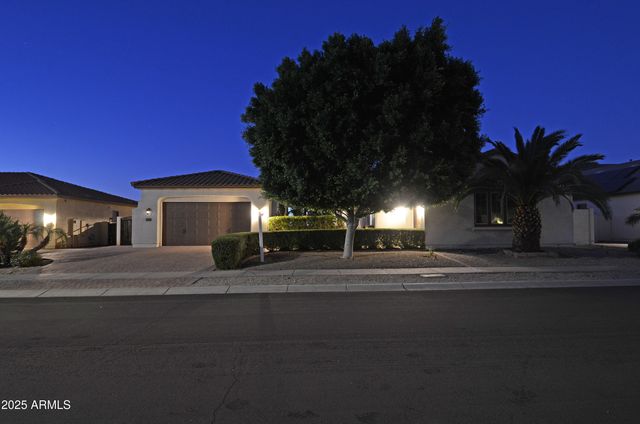 7556 W CRYSTAL Road, Glendale, AZ 85308