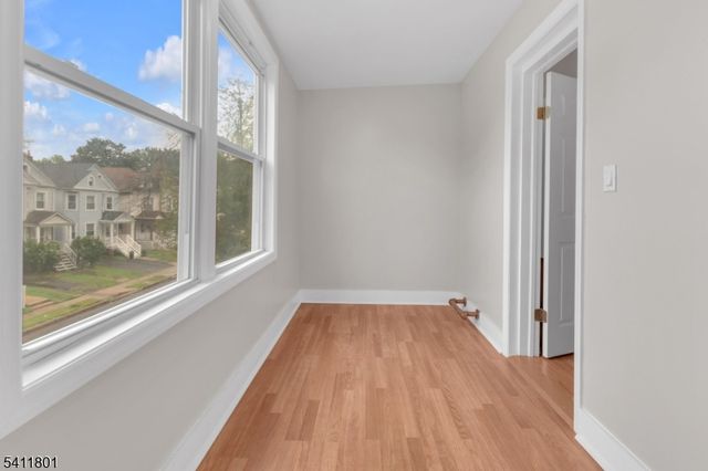 32 Dodd St, East Orange City, NJ 07017