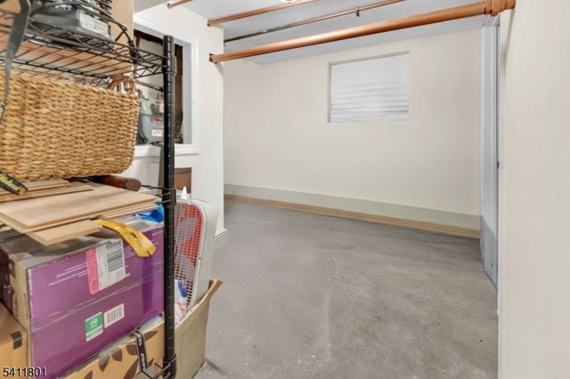 32 Dodd St, East Orange City, NJ 07017