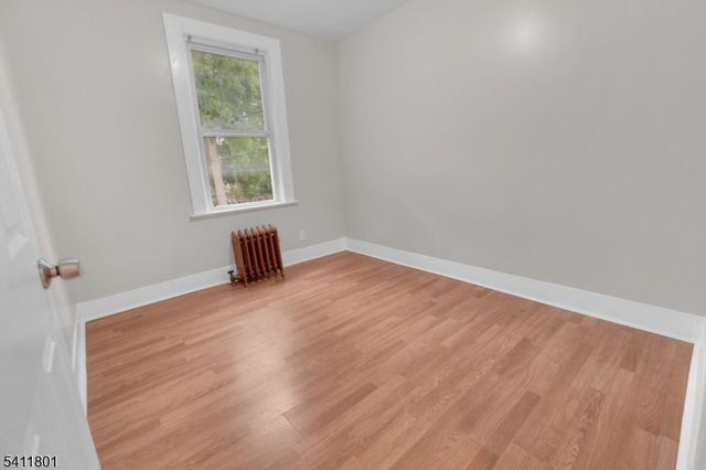 32 Dodd St, East Orange City, NJ 07017