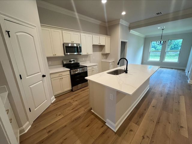 2440 Goldfinch Dr, Houma, LA 70364