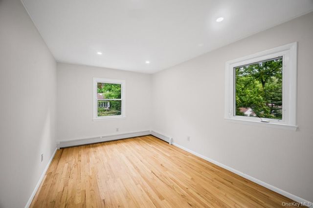 26 Ravine Road, Great Neck, NY 11023