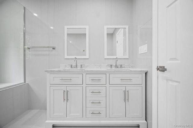 26 Ravine Road, Great Neck, NY 11023