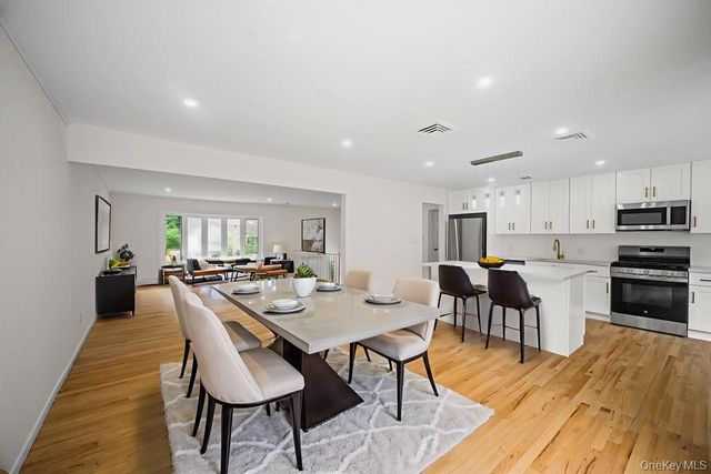 26 Ravine Road, Great Neck, NY 11023