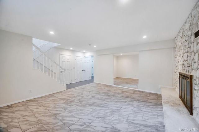 26 Ravine Road, Great Neck, NY 11023