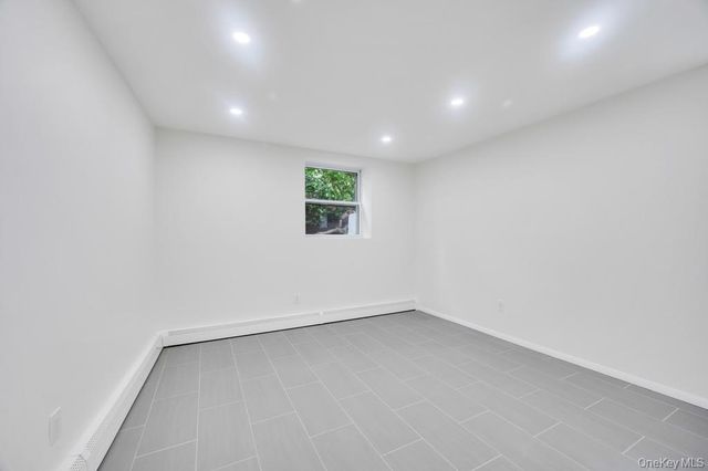 26 Ravine Road, Great Neck, NY 11023