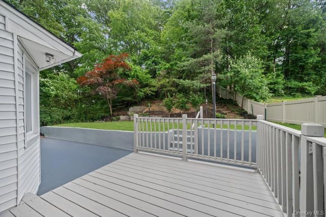 26 Ravine Road, Great Neck, NY 11023