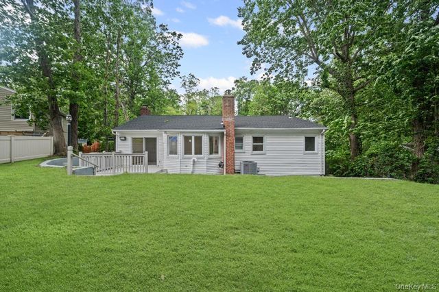 26 Ravine Road, Great Neck, NY 11023