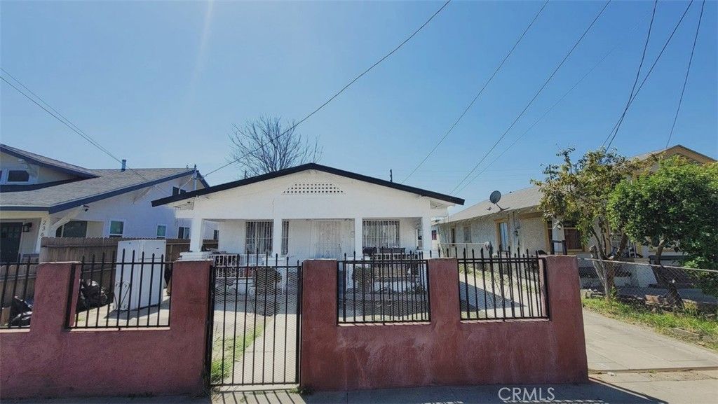 242 W 58th, Los Angeles, CA 90037 — exterior
