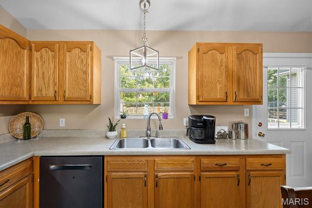 1011 Vine Street, Collinsville, IL 62234