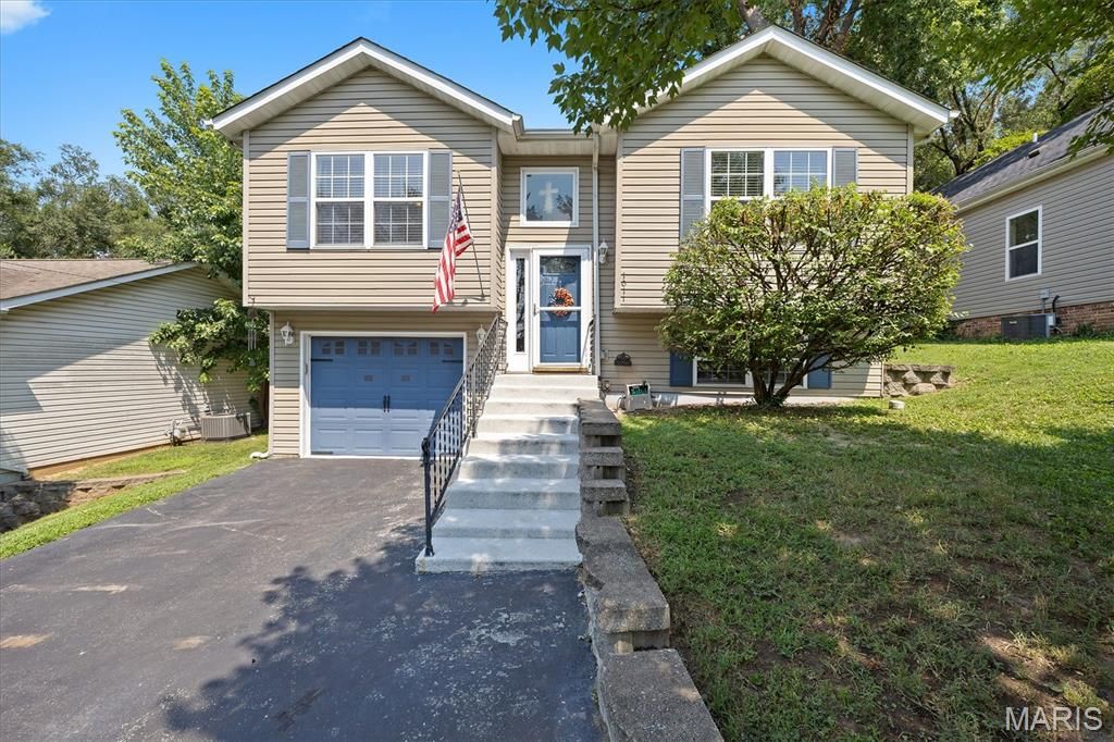 1011 Vine Street, Collinsville, IL 62234