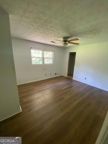 180 N Star Trail SW, South Fulton, GA 30331