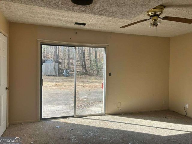 180 N Star Trail SW, South Fulton, GA 30331