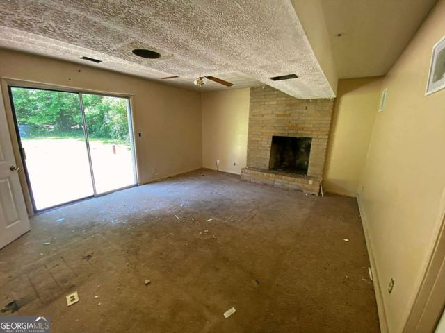 180 N Star Trail SW, South Fulton, GA 30331