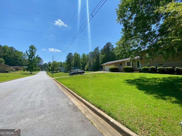 180 N Star Trail SW, South Fulton, GA 30331