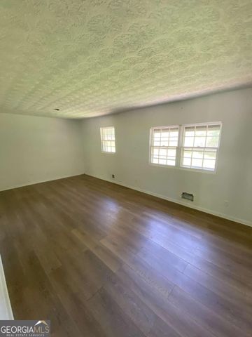 180 N Star Trail SW, South Fulton, GA 30331