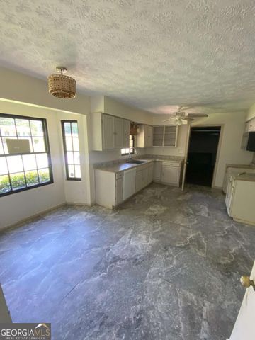 180 N Star Trail SW, South Fulton, GA 30331