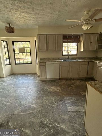 180 N Star Trail SW, South Fulton, GA 30331