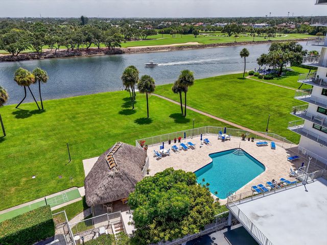 336 Golfview Road 905, North Palm Beach, FL 33408