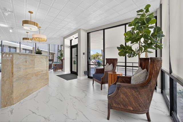 336 Golfview Road 905, North Palm Beach, FL 33408