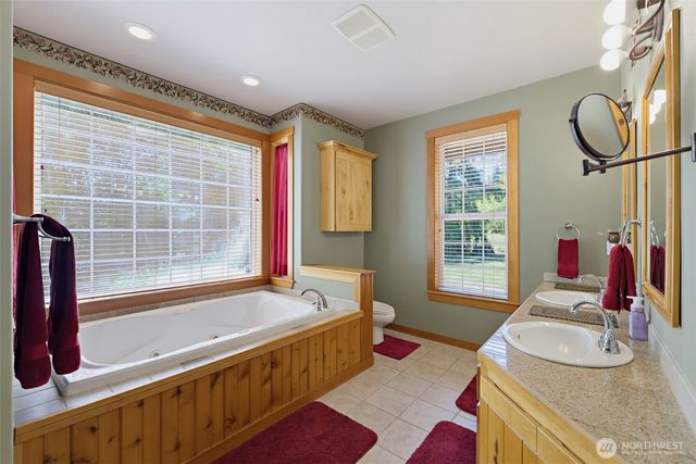 10710 417th Street E, Eatonville, WA 98328