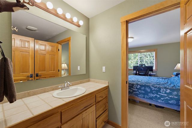 10710 417th Street E, Eatonville, WA 98328