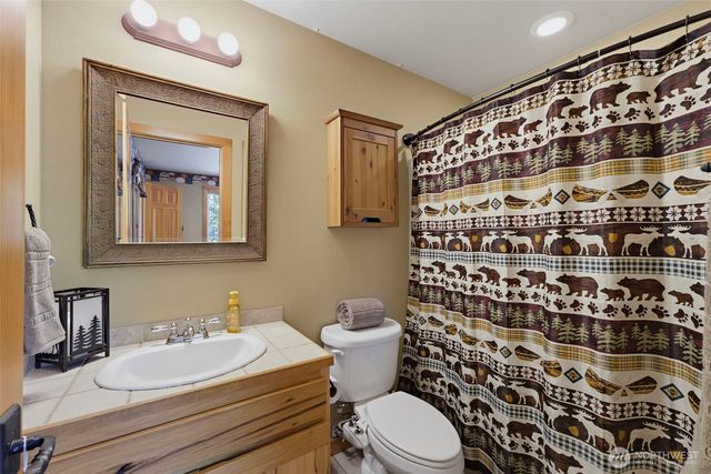 10710 417th Street E, Eatonville, WA 98328