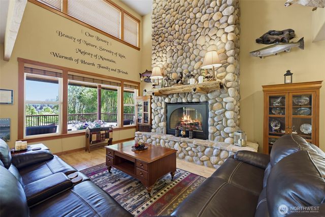 10710 417th Street E, Eatonville, WA 98328