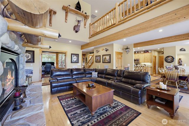 10710 417th Street E, Eatonville, WA 98328
