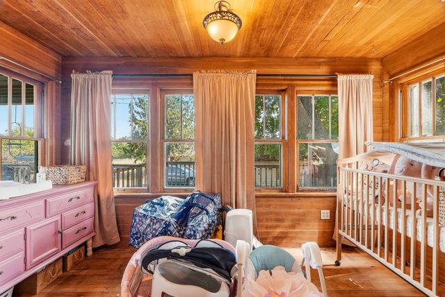 9922 E Upriver Dr, Spokane, WA 99206