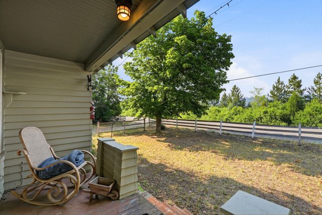 9922 E Upriver Dr, Spokane, WA 99206