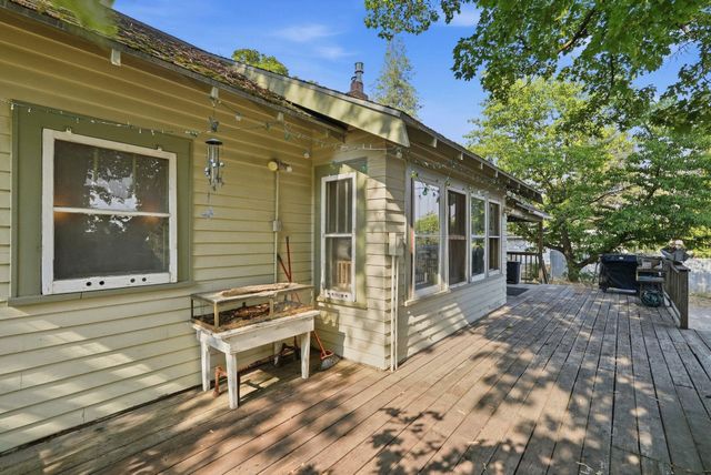 9922 E Upriver Dr, Spokane, WA 99206