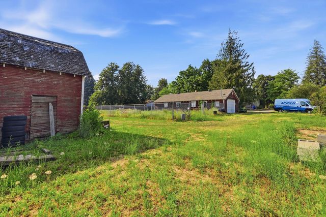 9922 E Upriver Dr, Spokane, WA 99206