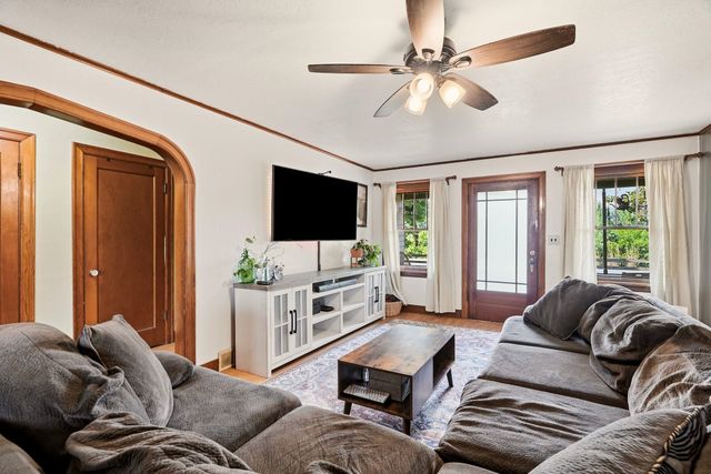 9922 E Upriver Dr, Spokane, WA 99206