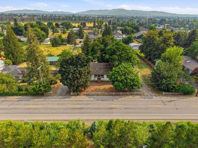 9922 E Upriver Dr, Spokane, WA 99206